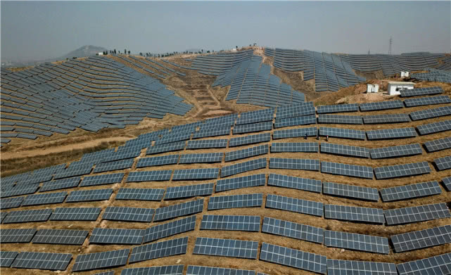 石家庄借力荒山开发太阳能光伏，加速推进新能源产业布局