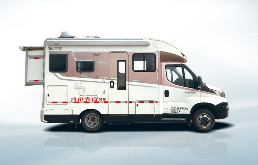 进口依维柯小顶房车 三床六座可拓展空间与太阳能发电的完美融合